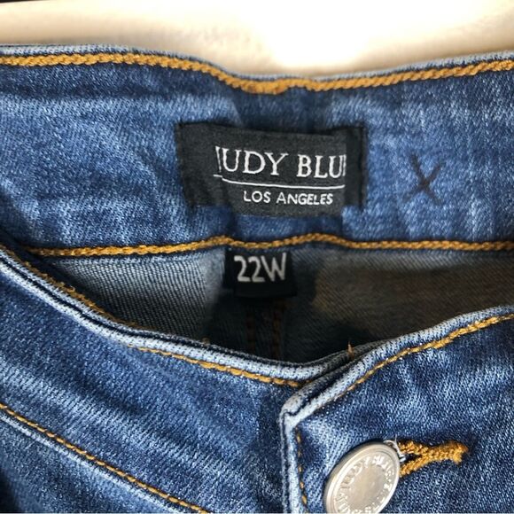 Judy Blue Distressed Straight Fit Jeans Stretch Plus Size 22 JB82362 - Picture 4 of 9